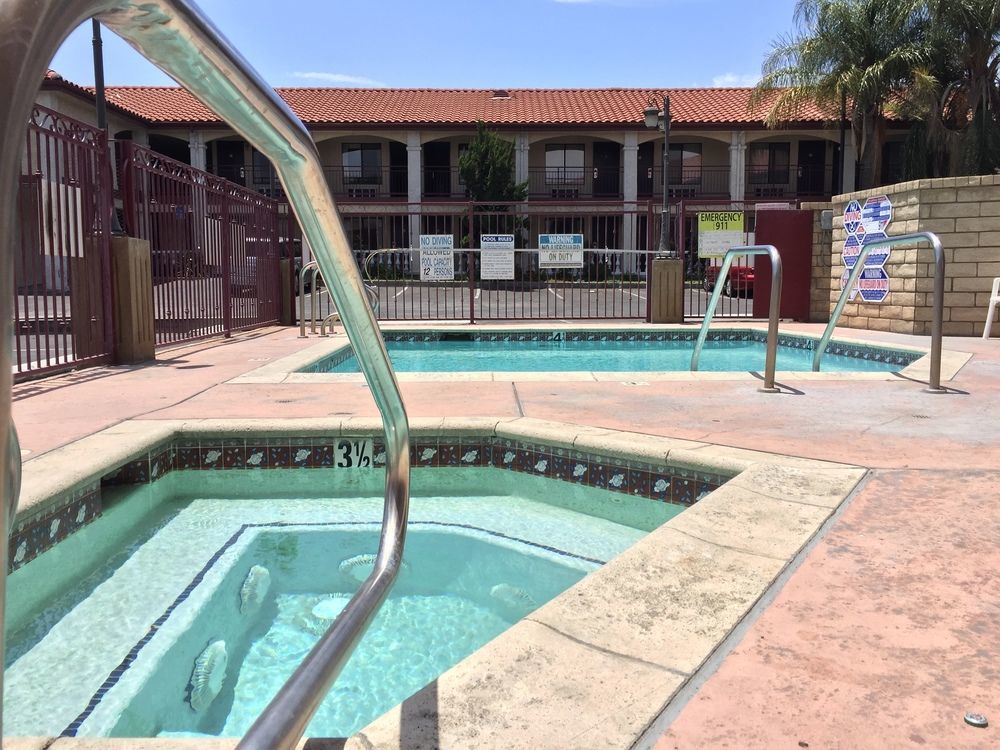 Castaic Inn Six Flags Valencia Eksteriør bilde